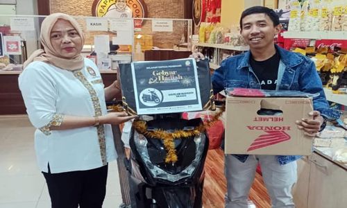 Rezeki Nomplok, Warga Tanon Sragen Dapat Motor Honda Beat dari Papa Cookies