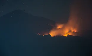 Karhutla Gunung Lawu di Karanganyar Belum Padam, Warga Jenawi Gelar Doa Bersama