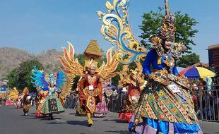 Semarak Karnaval Batik Wonogiren, Tampilkan Warna-warni Batik Khas Wonogiri