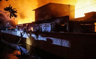 Roundup Kebakaran Solo: Puluhan Bangunan Hangus, Seratusan Warga Mengungsi