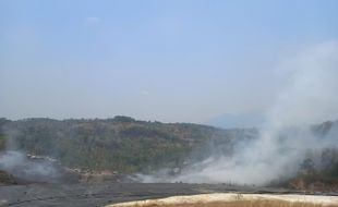 Besok! Pemadaman Kebakaran di TPA Jatibarang Semarang Gunakan Water Bombing