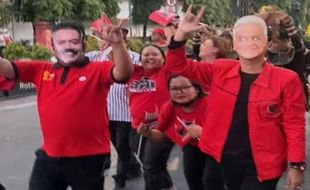 Ganjar & Rudy Pimpin Kirab Pemilu 2024 PDIP Solo di Depan Kantor Gibran