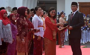 Ketua KPU Lantik 438 Anggota Baru KPU Kabupaten/Kota dari 9 Provinsi