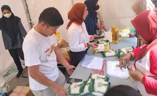 Pemprov Jateng "Buka Lapak" di Pasar Kliwon, Jual Beras hingga Ikan Murah