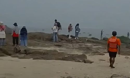 Ketika Deretan Pantai Gunungkidul DIY Berkabut, Jumlah Pengunjung Tetap Banyak