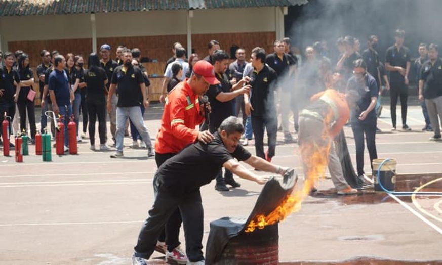 Ketika Sivitas Akademika UKSW Salatiga Ikuti Pelatihan Cara Memadamkan Api