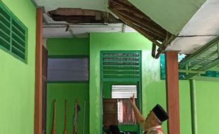 Ruang Laboratorium SMP Negeri 1 Ngargoyoso Karanganyar Terancam Ambruk