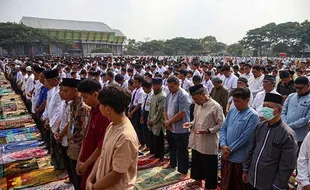 Ribuan Warga Karanganyar Ikuti Salat Istisqa, Berharap Kemarau Cepat Berakhir