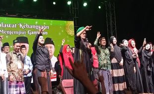 Ribuan Umat Islam Berselawat Doakan Kebakaran Lawu Padam dan Pemilu 2024 Aman