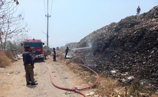 Baru Pertama Terjadi, Kebakaran Hanguskan 1 Hektare Lahan TPA Troketon Klaten