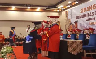 Wisuda ke-28 Universitas Duta Bangsa Solo Luluskan 551 Mahasiswa