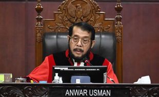 16 Guru Besar dan Akademisi Hukum Minta Ketua MK Anwar Usman Dipecat