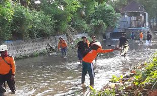 Terlalu! 10 Karung Sampah Pampers Bekas Cemari Sungai di Pengging Boyolali