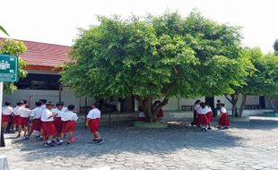 Cuaca Panas Ganggu Kegiatan Belajar, Sekolah di Solo Batasi Aktivitas Siswa