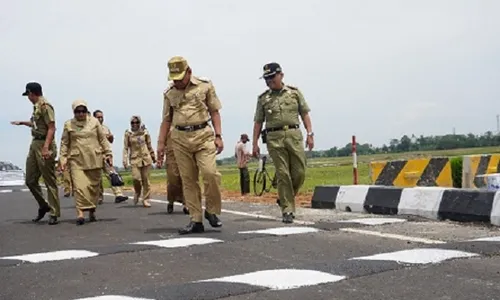 Banyak yang Tak Tahu, Ini Lo Sebenarnya Fungsi Garis Kejut di Jalan Raya