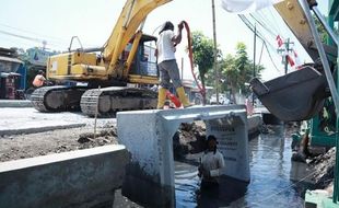 Hadapi Musim Hujan, Perbaikan Infrastruktur Jalan & Drainase Semarang Dikebut