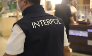 Dua WNA Tiongkok Buruan Interpol Berhasil Ditangkap Dirjen Imigrasi Indonesia