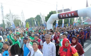 7.500 Santri Wonogiri Ramai-ramai Jalan Sehat Meriahkan Hari Santri Nasional