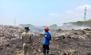 Sempat Terkendala Suplai Air, Kebakaran TPA Troketon Klaten Akhirnya Padam