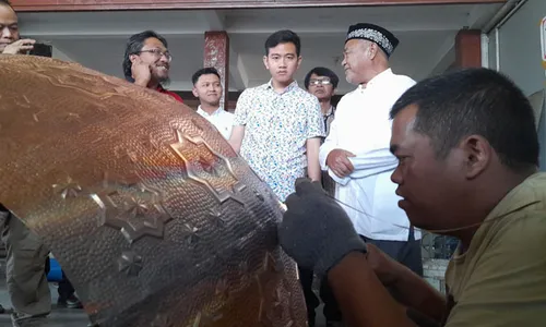 Kunjungi Perajin Tembaga Tumang di Boyolali, Gibran: Hanya Silaturahmi!