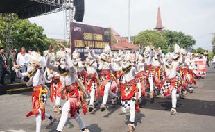 Meriah, Kethek Ogleng dan Reog Ponorogo Ikuti Kirab Pemilu 2024 di Wonogiri