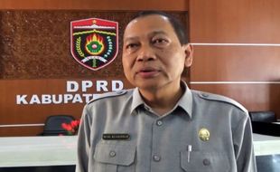 Dikeluhkan, DPRD Desak Pemkab Ngawi Evaluasi Perizinan Pabrik Arang di Guyung