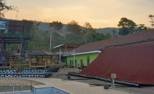 Tempat Wisata Sengon Hills Ngawi Rusak Akibat Angin Helikopter Water Bombing