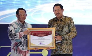 Provinsi Jawa Tengah Sabet Dukcapil Prima Award Kategori Kolaboratif