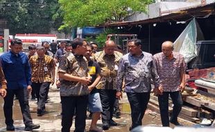 Pj Gubernur Tinjau Kebakaran di Solo, Pemerintah Bantu Perbaiki Rumah Warga