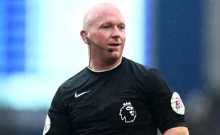 Profil Simon Hooper, Wasit Kontroversial di Laga Tottenham vs Liverpool