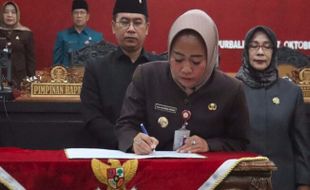 Tok! Rapat Paripurna DPRD Purbalingga Sahkan 5 Raperda Jadi Perda