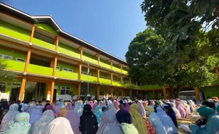 Giliran Siswa SD Muhammadiyah PK Boyolali Gelar Salat Minta Hujan