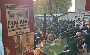 1 Tahun Tragedi Kanjuruhan: Keluarga Korban & Ribuan Aremania Tuntut Keadilan