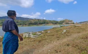 Waduk Sermo di Kulonprogo Mengering, Makam Tua Bermunculan