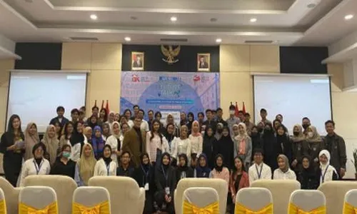 AIESEC in UNS Bersama OJK Solo Ajak Anak Muda Persiapkan Karier