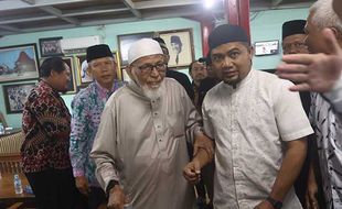 Abu Bakar Ba’asyir Kirim Surat Nasihat ke Capres Ganjar di DPC PDIP Solo