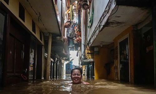 Kali Ciliwung Meluap, Permukiman Warga di Kebon Pala Jaktim Terendam Banjir