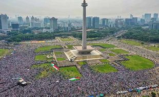 Aksi Bela Palestina, Lautan Manusia Padati Lapangan Silang Monas Jakarta