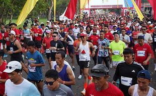 Menpora Lepas 10.000 Lebih Peserta Lomba Lari Borobudur Marathon 2023