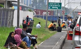 Dampak Aksi Buruh di Bekasi, Tol Jakarta-Cikampek Macet Parah