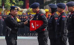 Kapolri Pimpin Upacara HUT ke-78 Korps Brimob di Kelapa Dua Depok