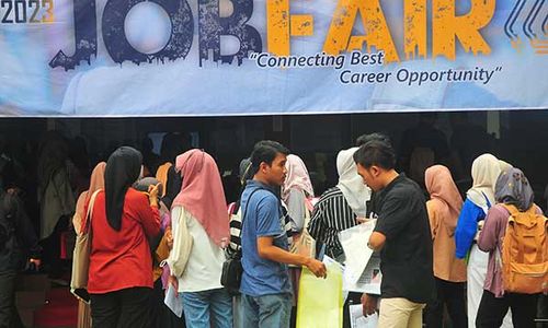 Diikuti 23 Perusahaan, Ribuan Pencari Kerja Serbu UMK Job Fair 2023 di Kudus