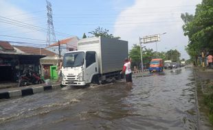 Pemkot Semarang Pasang Alat Pendeteksi Ketinggian Air di 19 Lokasi Rawan Banjir