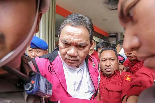 Nastya Kamnskix bilan jinsiy aloqa