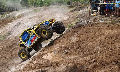 Puluhan Pembalap Adu Skill di Kerjunas Adventure Offroad Gunung Kendil Madiun