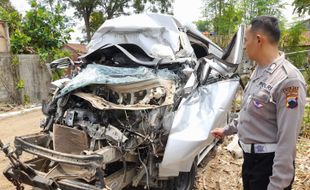 Rombongan Travel Terlibat Kecelakaaan Maut di Tol Boyolali Ternyata dari Solo