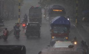 Waspada Bencana Hidrometeorologi Cuaca Ekstrem di Jateng hingga 10 Januari