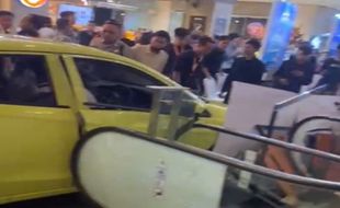 Kronologi Lengkap Mobil Pameran Tabrak Pengunjung di Mal Paragon Semarang