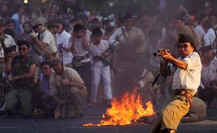 Atraksi Tetrikal Pertempuran 10 November Meriahkan Parade Surabaya Juang