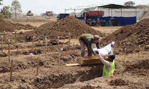 Pembongkaran dan Pemindahan Makam Terdampak Proyek Tol Solo-Jogja di Klaten